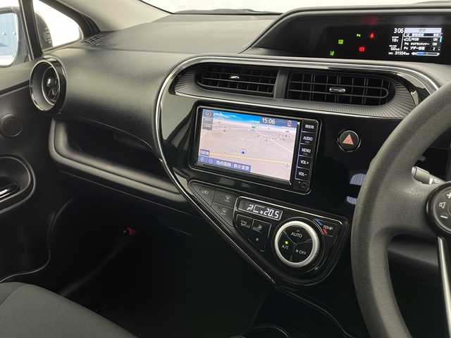 トヨタ アクア 長野県 2019(平31)年 3.2万km パール 純正SDナビ/（AM/FM/SD/CD/Bluetooth/ワンセグTV）/トヨタセーフティセンス/・レーンディパーチャーアラート/・プリクラッシュセーフティブレーキ/・クリアランスソナー/・先行車発進お知らせ機能/プッシュスタート/アイドリングストップ/スマートキー/AACエアコン/バックカメラ/ABS/横滑り防止装置/ハロゲンヘッドライト/ヘッドライトレベライザー/オートハイビーム/オートライト/電格ミラー/バニティミラー/ドアバイザー/ECO/NORMAL切替機能/EVモード/純正フロアマット/ビルトインETC/社外15インチアルミホイール