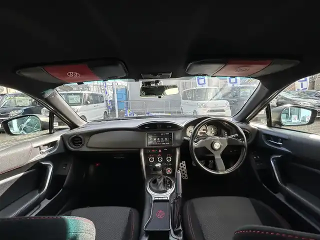 トヨタ ８６ GT 京都府 2012(平24)年 9.1万km クリスタルブラックシリカ (株)IDOMが運営する【じしゃロン伏見店】の自社ローン専用車両になりますこちらは現金またはオートローンご利用時の価格です。自社ローンご希望の方は別途その旨お申付け下さい/純正ナビ　/ＥＴＣ/Ｂカメラ/ＢＴ／ＤＶＤ／ＣＤ/純正１７インチＡＷ