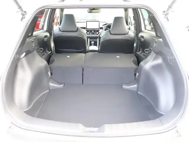 トヨタ カローラ クロス ハイブリッド Z 神奈川県 2024(令6)年 1.8万km プラチナホワイトパールマイカ ワンオーナー/ディスプレイオーディオプラス/純正メモリナビ/全方位カメラ/フルセグテレビ/パノラマルーフ/レーダークルーズ/プリクラッシュセーフティ/トヨタチームメイト/ブラインドスポットモニター/ステアリングヒーター/パワーバックドア/置くだけ充電/ETC2.0/エンジンプッシュスタート/保証書/取説/スペアスマートキー