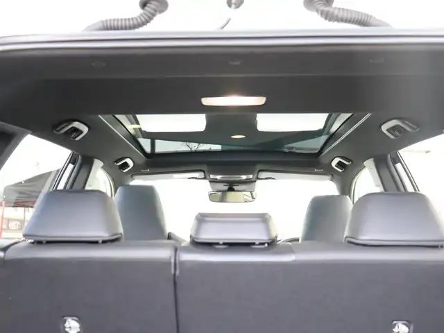 トヨタ カローラ クロス ハイブリッド Z 神奈川県 2024(令6)年 1.8万km プラチナホワイトパールマイカ ワンオーナー/ディスプレイオーディオプラス/純正メモリナビ/全方位カメラ/フルセグテレビ/パノラマルーフ/レーダークルーズ/プリクラッシュセーフティ/トヨタチームメイト/ブラインドスポットモニター/ステアリングヒーター/パワーバックドア/置くだけ充電/ETC2.0/エンジンプッシュスタート/保証書/取説/スペアスマートキー