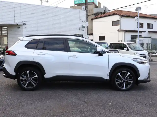 トヨタ カローラ クロス ハイブリッド Z 神奈川県 2024(令6)年 1.8万km プラチナホワイトパールマイカ ワンオーナー/ディスプレイオーディオプラス/純正メモリナビ/全方位カメラ/フルセグテレビ/パノラマルーフ/レーダークルーズ/プリクラッシュセーフティ/トヨタチームメイト/ブラインドスポットモニター/ステアリングヒーター/パワーバックドア/置くだけ充電/ETC2.0/エンジンプッシュスタート/保証書/取説/スペアスマートキー