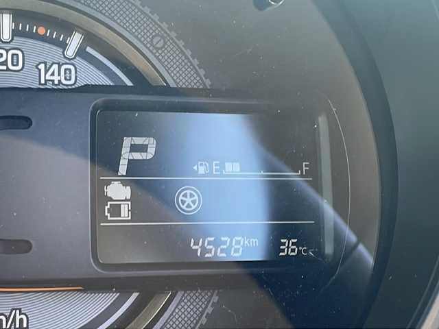 スズキ スペーシア ギア HYBRID XZターボ 千葉県 2023(令5)年 0.5万km アクティブイエロー/ガンメタリック2トーン メーカーナビ 全方位カメラ 両側パワスラ フルセグ BT ビルトインETC レーダークルーズ シートヒーター ドラレコ USB パドルシフト HUD LEDライト オートライト ルーフレール ターボ
