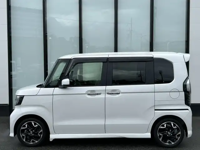 ホンダ Ｎ ＢＯＸ カスタム G L ターボ ホンダセンシング 大阪府 2018(平30)年 3.6万km プラチナホワイトパール 純正メモリー８インチナビ　/   フルセグＴＶ/ＣＤ/ＤＶＤ/ＢＴ/ＭＳＶ/USB/バックカメラ/ホンダセンシング　/両側電動パワースライドドア　/リアコーナーセンサー　/追従型クルーズコントロール/レーンキープアシスト/アイドリングストップ/前方ドライブレコーダー/純正15インチアルミホイール　/純正ラバーマット/プッシュスタート/スマートキー/ビルトインＥＴＣ　/LED　