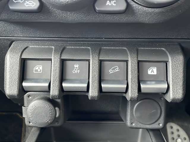 スズキ ジムニー ノマド FC 秋田県 2025(令7)年 0.1万km 黒 ・衝突軽減/・ETC/・バックカメラ/・Bluetooth/・社外ディスプレイオーディオ/・シートヒーター/・純正フロアマット/・フォグランプ/・クルーズコントロール/・パワーステアリング/・パワーウィンドウ/・衝突軽減/・ABS/・横滑り防止/・LED/・オートライト/・オートマチックハイビーム