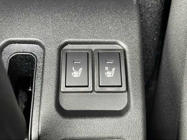 スズキ ジムニー ノマド FC 秋田県 2025(令7)年 0.1万km 黒 ・衝突軽減/・ETC/・バックカメラ/・Bluetooth/・社外ディスプレイオーディオ/・シートヒーター/・純正フロアマット/・フォグランプ/・クルーズコントロール/・パワーステアリング/・パワーウィンドウ/・衝突軽減/・ABS/・横滑り防止/・LED/・オートライト/・オートマチックハイビーム