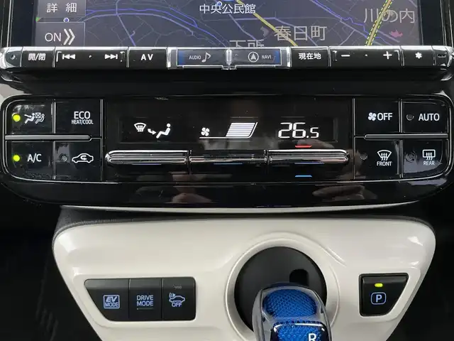 トヨタ プリウス Sセーフティプラス 香川県 2017(平29)年 7.7万km ホワイトパールクリスタルシャイン 登録時走行距離76527km/トヨタセーフティーセンス/・レーダークルーズコントロール/・プリクラッシュセーフティー/・レーンディパーチャアラート/・オートマチックハイビーム/アルパイン9インチナビ（X9V）/→Bluetooth/DVD.CD/TV/FM.AM/バックカメラ/LEDヘッドライト/コーナーセンサー/パーキングアシスト/純正フロアマット/ドアバイザー/ETC/パワーウィンドウ/オートエアコン/プッシュスタート/スマートキー