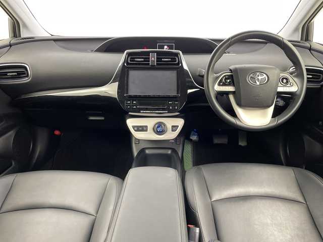 トヨタ プリウス S ツーリングセレクション 鹿児島県 2016(平28)年 5.4万km ホワイトパールクリスタルシャイン トヨタセーフティセンス/純正９型ナビ/（フルセグＴＶ/Ｂｌｕｅｔｏｏｔｈ)　/黒合皮シート　/シートヒーター　/バックカメラ　/ＥＴＣ　/セーフティセンス　/衝突軽減　/レーダークルーズコントロール　/ＬＥＤヘッドライト　/オートライト　/フォグランプ　/社外ＡＷ4本積込　/保証書　/取扱説明書　/ワンオーナー/禁煙車