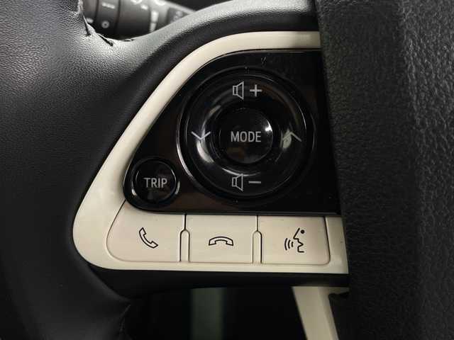 トヨタ プリウス S ツーリングセレクション 鹿児島県 2016(平28)年 5.4万km ホワイトパールクリスタルシャイン トヨタセーフティセンス/純正９型ナビ/（フルセグＴＶ/Ｂｌｕｅｔｏｏｔｈ)　/黒合皮シート　/シートヒーター　/バックカメラ　/ＥＴＣ　/セーフティセンス　/衝突軽減　/レーダークルーズコントロール　/ＬＥＤヘッドライト　/オートライト　/フォグランプ　/社外ＡＷ4本積込　/保証書　/取扱説明書　/ワンオーナー/禁煙車