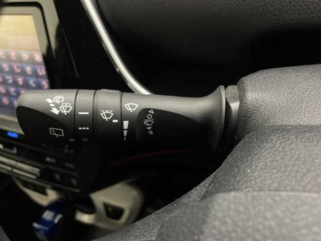 トヨタ プリウス S ツーリングセレクション 鹿児島県 2016(平28)年 5.4万km ホワイトパールクリスタルシャイン トヨタセーフティセンス/純正９型ナビ/（フルセグＴＶ/Ｂｌｕｅｔｏｏｔｈ)　/黒合皮シート　/シートヒーター　/バックカメラ　/ＥＴＣ　/セーフティセンス　/衝突軽減　/レーダークルーズコントロール　/ＬＥＤヘッドライト　/オートライト　/フォグランプ　/社外ＡＷ4本積込　/保証書　/取扱説明書　/ワンオーナー/禁煙車