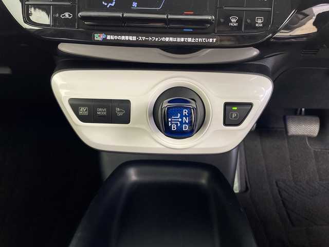 トヨタ プリウス S ツーリングセレクション 鹿児島県 2016(平28)年 5.4万km ホワイトパールクリスタルシャイン トヨタセーフティセンス/純正９型ナビ/（フルセグＴＶ/Ｂｌｕｅｔｏｏｔｈ)　/黒合皮シート　/シートヒーター　/バックカメラ　/ＥＴＣ　/セーフティセンス　/衝突軽減　/レーダークルーズコントロール　/ＬＥＤヘッドライト　/オートライト　/フォグランプ　/社外ＡＷ4本積込　/保証書　/取扱説明書　/ワンオーナー/禁煙車