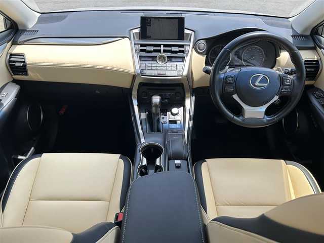 レクサス ＮＸ 200t Iパッケージ 富山県 2016(平28)年 7.3万km ソニッククォーツ フルエアロ/4WD/レーダークルーズコントロール/センターデフロック/衝突被害軽減システム/横滑り防止装置/盗難防止装置/オートブレーキホールド/純正SDナビ/フルセグTV/DVD再生/Blu-ray再生/Bluetooth/ビルトインETC/パワーシートD＋N席(運転席ポジションメモリー付）/合皮シート/純正アルミホイール