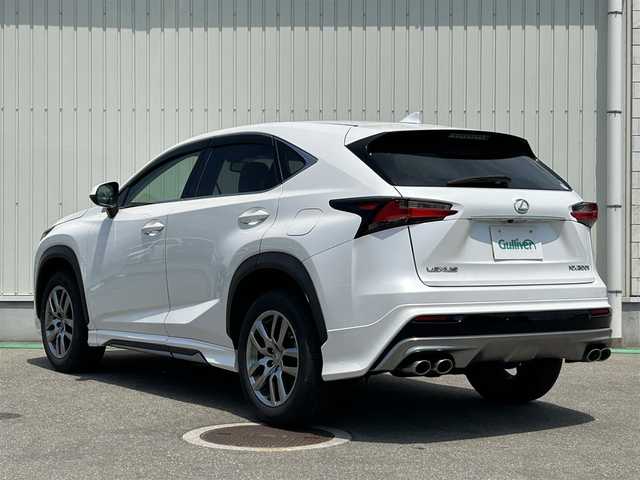 レクサス ＮＸ 200t Iパッケージ 富山県 2016(平28)年 7.3万km ソニッククォーツ フルエアロ/4WD/レーダークルーズコントロール/センターデフロック/衝突被害軽減システム/横滑り防止装置/盗難防止装置/オートブレーキホールド/純正SDナビ/フルセグTV/DVD再生/Blu-ray再生/Bluetooth/ビルトインETC/パワーシートD＋N席(運転席ポジションメモリー付）/合皮シート/純正アルミホイール