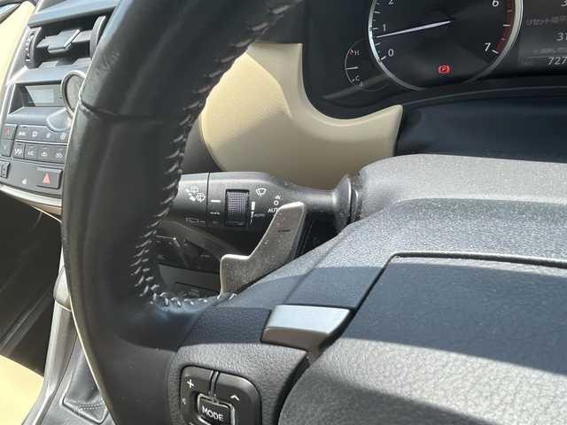 レクサス ＮＸ 200t Iパッケージ 富山県 2016(平28)年 7.3万km ソニッククォーツ フルエアロ/4WD/レーダークルーズコントロール/センターデフロック/衝突被害軽減システム/横滑り防止装置/盗難防止装置/オートブレーキホールド/純正SDナビ/フルセグTV/DVD再生/Blu-ray再生/Bluetooth/ビルトインETC/パワーシートD＋N席(運転席ポジションメモリー付）/合皮シート/純正アルミホイール