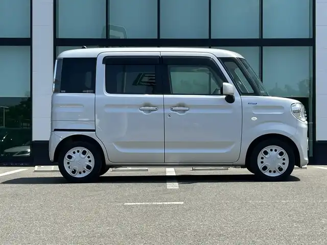 スズキ スペーシア HYBRID X 和歌山県 2022(令4)年 3.7万km シルキーシルバーメタリック 純正9インチナビ/フルセグTV/Bluetooth/CD/DVD/USB/全周囲カメラ/衝突軽減カメラ/車線逸脱防止機能/コーナーセンサー/両側パワースライドドア/後席サーキュレーター/後席サンシェード/運転席シートヒーター/ステアリングスイッチ/アイドリングストップ/オートライト/ヘッドライトレベライザー/ドアバイザー/フルオートエアコン/電動格納ミラー/プッシュスタート/スマートキー