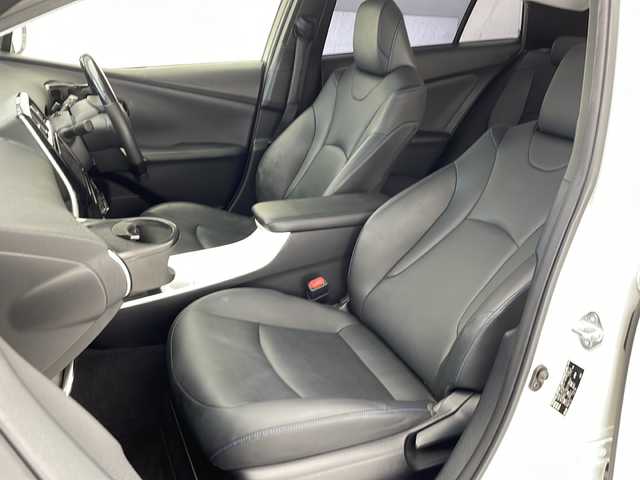 トヨタ プリウス S ツーリングセレクション 沖縄県 2016(平28)年 8.3万km ホワイトパールクリスタルシャイン 純正ＳＤナビゲーション（ＣＤ／ＤＶＤ／ＢＴ／フルセグTV）/バックカメラ/ＥＴＣ/ドラレコ/レーダー探知機/ＢＳＭ/前席シートヒーター/LEDヘッドライト/オートライト/社外18インチアルミホイール/スマートキー/プッシュスタート/社外コンビステアリング/社外シフトノブ/社外ダウンサス/ナビゲーション不良