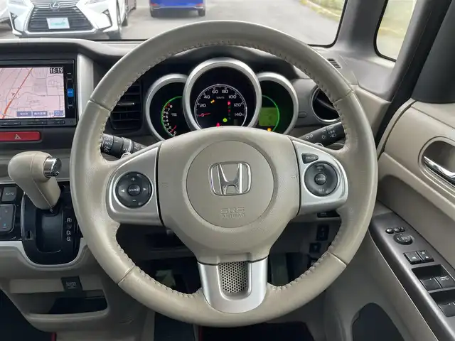 ホンダ Ｎ ＢＯＸ G ターボ Lパッケージ 福岡県 2015(平27)年 5.1万km カトラリーシルバーM Gathers7型ナビ/（BT/フルセグ/DISC/AM/FM/SD/iPod)/Bカメラ/片側パワースライドドア/クルーズコントロール/ベンチシート/チップアップシート/アルミホイール/パドルシフト/シートカバー/横滑り防止装置/盗難防止装置/スマートキー/ETC