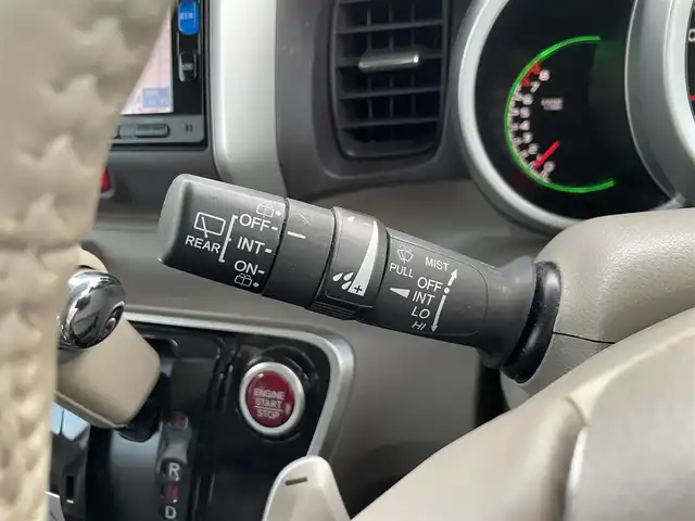 ホンダ Ｎ ＢＯＸ G ターボ Lパッケージ 福岡県 2015(平27)年 5.1万km カトラリーシルバーM Gathers7型ナビ/（BT/フルセグ/DISC/AM/FM/SD/iPod)/Bカメラ/片側パワースライドドア/クルーズコントロール/ベンチシート/チップアップシート/アルミホイール/パドルシフト/シートカバー/横滑り防止装置/盗難防止装置/スマートキー/ETC