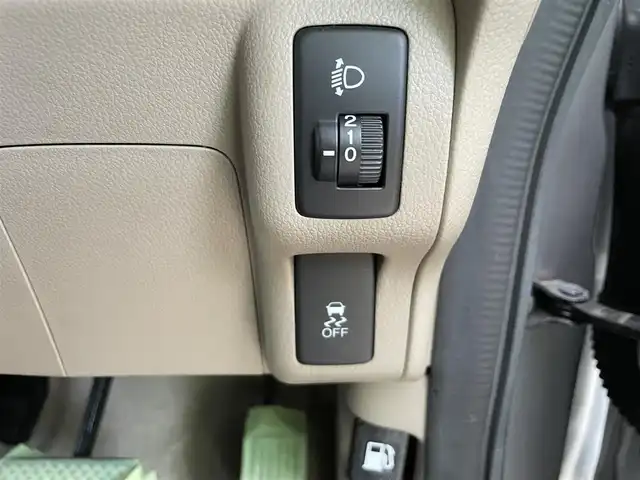 ホンダ Ｎ ＢＯＸ G ターボ Lパッケージ 福岡県 2015(平27)年 5.1万km カトラリーシルバーM Gathers7型ナビ/（BT/フルセグ/DISC/AM/FM/SD/iPod)/Bカメラ/片側パワースライドドア/クルーズコントロール/ベンチシート/チップアップシート/アルミホイール/パドルシフト/シートカバー/横滑り防止装置/盗難防止装置/スマートキー/ETC