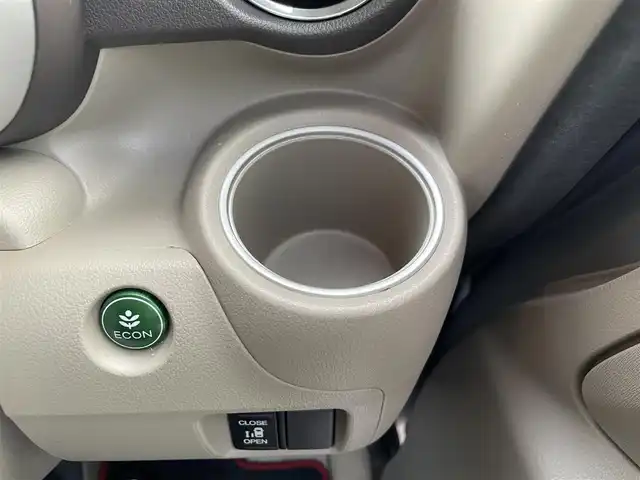 ホンダ Ｎ ＢＯＸ G ターボ Lパッケージ 福岡県 2015(平27)年 5.1万km カトラリーシルバーM Gathers7型ナビ/（BT/フルセグ/DISC/AM/FM/SD/iPod)/Bカメラ/片側パワースライドドア/クルーズコントロール/ベンチシート/チップアップシート/アルミホイール/パドルシフト/シートカバー/横滑り防止装置/盗難防止装置/スマートキー/ETC