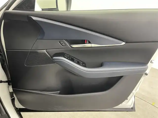 マツダ ＣＸ－３０ XD プロアクティブツーリングセレクション 富山県 2019(令1)年 2.7万km スノーフレイクホワイトパールマイカ 純正ナビ（AM/FM/DVD/BT/USB/HDMI/フルセグ）/全方位カメラ/ドライブレコーダー/ETC/ヘッドアップディスプレイ/ブラインドスポットモニター/衝突被害軽減システム/レーダークルーズコントロール/レーンキープアシスト/コーナーセンサー/横滑り防止装置/アイドリングストップ/D席パワーシート/D席メモリシート/シートヒーター/ハンドルヒーター/オートLEDライト/純正アルミホイール/純正フロアマット/オートホールド付電子パーキング/パワーバックドア/革巻きステアリング/ステアリングスイッチ/パドルシフト/スマートキー/スペアキー