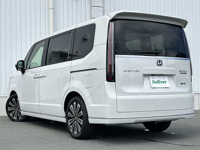 ホンダ ステップワゴン スパーダ eHEV プレミアムライン 三重県 2024(令6)年 0.1万km プラチナホワイトパール 両側パワースライドドア /BSM/ホンダセンシング /1.2列目シートヒーター /前後コーナーセンサー /USB給電 /レーダークルーズコントロール /LEDヘッドライト /オートライト /ハーフレザーシート /オットマン/ウィンカーミラー/電動格納ミラー /禁煙車