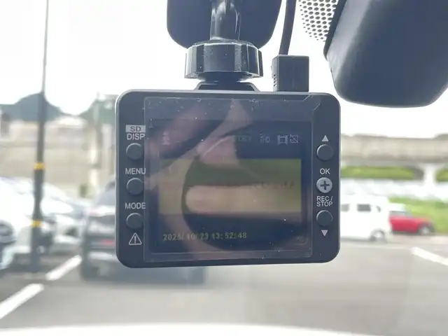 レクサス ＩＳ 300h バージョンL 佐賀県 2013(平25)年 7.4万km ホワイトパールクリスタルシャイン ブラインドスポットモニター/クルーズコントロール/黒革シート/前席パワーシート/前席シートベンチレーション/前席シートヒーター/純正17インチAW/LEDヘッドライト/オートライト/革巻きステアリング/パドルシフト/ドライブモードセレクト/オートワイパー/ETC/社外ドラレコ(SN-ST5400)/プッシュスタート