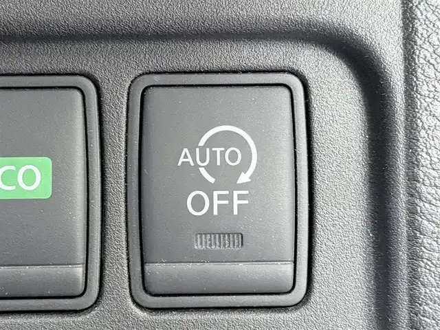 日産 セレナ ハイウェイスター 大阪府 2016(平28)年 5.6万km ブリリアントホワイトパール 純正9incナビTV バックカメラ クルーズコントロール 衝突軽減ブレーキ レーンアシスト 両側パワースライドドア スマートキー プッシュスタート オートライト LEDヘッドライト ETC