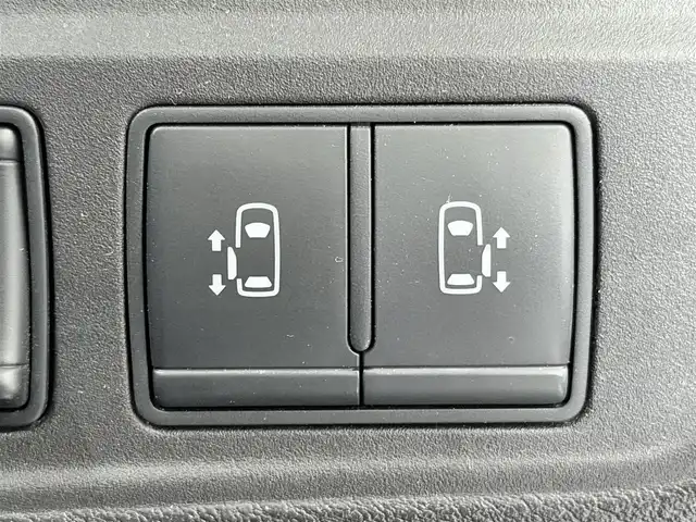 日産 セレナ ハイウェイスター 大阪府 2016(平28)年 5.6万km ブリリアントホワイトパール 純正9incナビTV バックカメラ クルーズコントロール 衝突軽減ブレーキ レーンアシスト 両側パワースライドドア スマートキー プッシュスタート オートライト LEDヘッドライト ETC