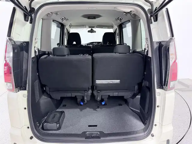 日産 セレナ ハイウェイスター 大阪府 2016(平28)年 5.6万km ブリリアントホワイトパール 純正9incナビTV バックカメラ クルーズコントロール 衝突軽減ブレーキ レーンアシスト 両側パワースライドドア スマートキー プッシュスタート オートライト LEDヘッドライト ETC