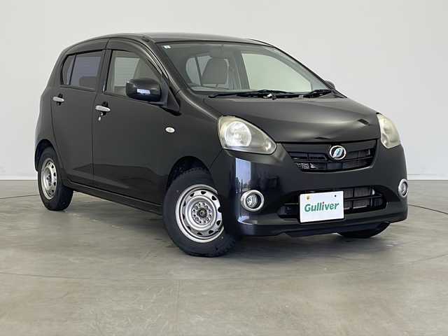 ダイハツ ミラ イース L メモリアルエディション 新潟県 2013(平25)年 6万km ブラックマイカメタリック 社外メモリナビ/(Panasonic/ワンセグTV/Bluetooth/CD/DVD/SD)/横滑り防止装置/盗難防止装置/ABS/ドアバイザー/フォグランプ/リモコンキー/純正サマータイヤホイールセット車載