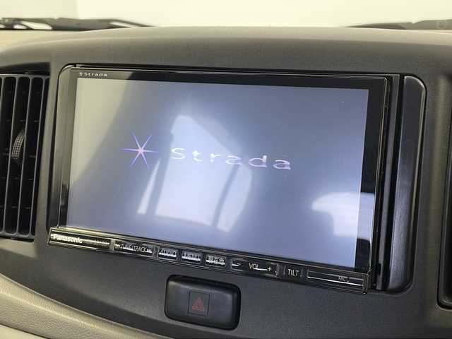 ダイハツ ミラ イース L メモリアルエディション 新潟県 2013(平25)年 6万km ブラックマイカメタリック 社外メモリナビ/(Panasonic/ワンセグTV/Bluetooth/CD/DVD/SD)/横滑り防止装置/盗難防止装置/ABS/ドアバイザー/フォグランプ/リモコンキー/純正サマータイヤホイールセット車載