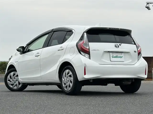トヨタ アクア S 島根県 2019(平31)年 6.2万km スーパーホワイトⅡ トヨタセーフティセンス/純正ナビ/Bluetooth/バックカメラ/オートライト/オートマチックハイビーム /LDA/プリクラッシュセーフティ/スマートキー/プッシュスタート /フロアマット/ドアバイザー/フロントワイパーデアイサー /電動格納ミラー/ステアリングスイッチ