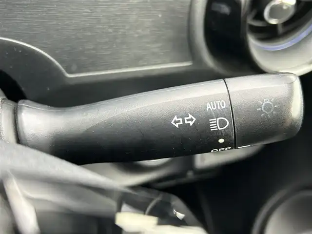 トヨタ アクア S 島根県 2019(平31)年 6.2万km スーパーホワイトⅡ トヨタセーフティセンス/純正ナビ/Bluetooth/バックカメラ/オートライト/オートマチックハイビーム /LDA/プリクラッシュセーフティ/スマートキー/プッシュスタート /フロアマット/ドアバイザー/フロントワイパーデアイサー /電動格納ミラー/ステアリングスイッチ