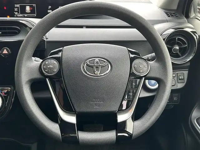 トヨタ アクア S 島根県 2019(平31)年 6.2万km スーパーホワイトⅡ トヨタセーフティセンス/純正ナビ/Bluetooth/バックカメラ/オートライト/オートマチックハイビーム /LDA/プリクラッシュセーフティ/スマートキー/プッシュスタート /フロアマット/ドアバイザー/フロントワイパーデアイサー /電動格納ミラー/ステアリングスイッチ