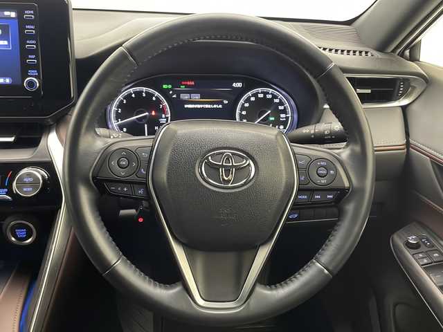 トヨタ ハリアー G 宮崎県 2022(令4)年 0.4万km ホワイトパールクリスタルシャイン Toyota Safety Sense/〇プリクラシュセーフティ/〇レーントレーシングアシスト/〇パーキングサポートブレーキ/〇ロードサインアシスト/〇オートマチックハイビーム/〇クリアランスソナー/〇レーダークルーズコントロール/〇先行車発進告知/モデリスタエアロ/デジタルインナーミラー/純正8インチディスプレイオーディオ/バックカメラ/ハーフレザーシート/パワーシート/パワーバックドア/LEDヘッドライト/純正18インチAW/ビルトインETC/保証書/取扱説明書