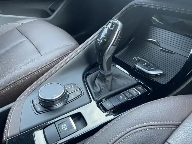 ＢＭＷ Ｘ１ xDrive 20i xライン ハイラインパッケージ 栃木県 2019(平31)年 5万km ミネラルホワイト アドバンスドアクティブセーフティパッケージ/├ヘッドアップディスプレイ/└アクティブクルーズコントロール/ハイラインパッケージ/├茶革シート/└パワーシート/インテリジェントセーフティ/コンフォートアクセス/ナビ/バックカメラ/ミラーETC/パークディスタンスコントロール/LEDヘッドライト/オートライト/パワーテールゲート