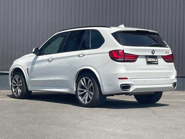 ＢＭＷ Ｘ５ xDrive 35d Mスポーツ 青森県 2016(平28)年 6.3万km アルピンホワイトⅢ ・4WD/・ディーゼル/ターボ/・サンルーフ/・メーカーHDDナビ/(Bluetooth/FM/AM/USB)/・全方位カメラ/・レーダークルーズコントロール/・ダウンヒルアシスト/・インテリジェントセーフティセンス/・前後バンパーソナー/・レザーシート（黒）/・運転席メモリーシート/・前席パワーシート/・電動リアゲート/・アンビエントライト/・ステアリングリモコン/・アイドリングストップ/・オートライト/・オートワイパー/・エアバックW/サイド/カーテ/・革巻きステア/・MTモード付AT/・フロアマット/・シルバールーフレール/・パワーバックドア/・純正アルミ20インチアルミホイール/・LEDヘッドライト/・ルームミラー一体型ETC/・フォグランプ