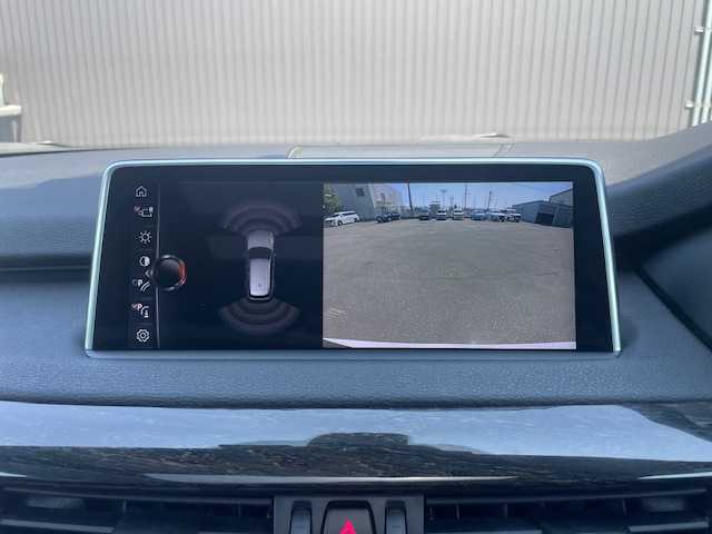 ＢＭＷ Ｘ５ xDrive 35d Mスポーツ 青森県 2016(平28)年 6.3万km アルピンホワイトⅢ ・4WD/・ディーゼル/ターボ/・サンルーフ/・メーカーHDDナビ/(Bluetooth/FM/AM/USB)/・全方位カメラ/・レーダークルーズコントロール/・ダウンヒルアシスト/・インテリジェントセーフティセンス/・前後バンパーソナー/・レザーシート（黒）/・運転席メモリーシート/・前席パワーシート/・電動リアゲート/・アンビエントライト/・ステアリングリモコン/・アイドリングストップ/・オートライト/・オートワイパー/・エアバックW/サイド/カーテ/・革巻きステア/・MTモード付AT/・フロアマット/・シルバールーフレール/・パワーバックドア/・純正アルミ20インチアルミホイール/・LEDヘッドライト/・ルームミラー一体型ETC/・フォグランプ