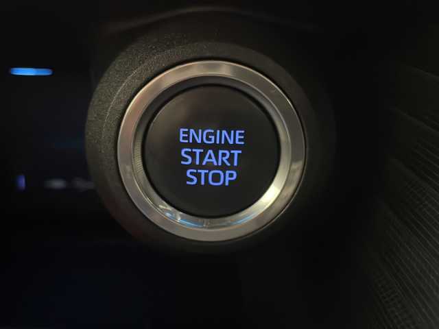 トヨタ ハリアー Z レザーパッケージ 宮崎県 2020(令2)年 4.9万km ブラック 禁煙車/トヨタセーフティセンス/純正12.3型ディスプレイオーディオナビTV/（T-CONNECT/Bluetooth/FMAM/HDMI/フルセグTV)/純正JBLプレミアムサウンドシステム/純正ビルトイン2.0ETC/純正ドライブレコーダー/純正LEDオートライト/純正LEDフォグ/純正19インチアルミ/アダプティブクルーズコントロール/パノラミックビューモニター/プリクラッシュセーフティ/オートマチックハイビーム/レーンディパーチャーアラート/ブラインドスポットモニター/ヘッドアップディスプレイ/クリアランスソナー/デジタルインナーミラー/黒本革シート/パワーバックドア/前席パワーシート/エアシート/パワーチルトステアリング/電子パーキング/オートホールド/デュアルオートエアコン/スマートキー/プッシュエンジンスタート/スペアキー/新車時保証書/取扱い説明書