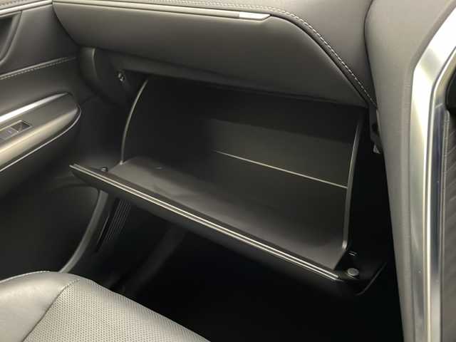 トヨタ ハリアー Z レザーパッケージ 宮崎県 2020(令2)年 4.9万km ブラック 禁煙車/トヨタセーフティセンス/純正12.3型ディスプレイオーディオナビTV/（T-CONNECT/Bluetooth/FMAM/HDMI/フルセグTV)/純正JBLプレミアムサウンドシステム/純正ビルトイン2.0ETC/純正ドライブレコーダー/純正LEDオートライト/純正LEDフォグ/純正19インチアルミ/アダプティブクルーズコントロール/パノラミックビューモニター/プリクラッシュセーフティ/オートマチックハイビーム/レーンディパーチャーアラート/ブラインドスポットモニター/ヘッドアップディスプレイ/クリアランスソナー/デジタルインナーミラー/黒本革シート/パワーバックドア/前席パワーシート/エアシート/パワーチルトステアリング/電子パーキング/オートホールド/デュアルオートエアコン/スマートキー/プッシュエンジンスタート/スペアキー/新車時保証書/取扱い説明書