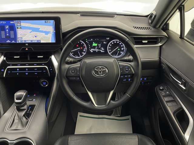 トヨタ ハリアー Z レザーパッケージ 宮崎県 2020(令2)年 4.9万km ブラック 禁煙車/トヨタセーフティセンス/純正12.3型ディスプレイオーディオナビTV/（T-CONNECT/Bluetooth/FMAM/HDMI/フルセグTV)/純正JBLプレミアムサウンドシステム/純正ビルトイン2.0ETC/純正ドライブレコーダー/純正LEDオートライト/純正LEDフォグ/純正19インチアルミ/アダプティブクルーズコントロール/パノラミックビューモニター/プリクラッシュセーフティ/オートマチックハイビーム/レーンディパーチャーアラート/ブラインドスポットモニター/ヘッドアップディスプレイ/クリアランスソナー/デジタルインナーミラー/黒本革シート/パワーバックドア/前席パワーシート/エアシート/パワーチルトステアリング/電子パーキング/オートホールド/デュアルオートエアコン/スマートキー/プッシュエンジンスタート/スペアキー/新車時保証書/取扱い説明書