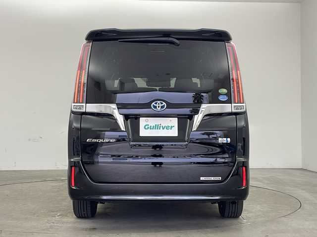 トヨタ エスクァイア ハイブリッド Gi 兵庫県 2018(平30)年 1.6万km ブラック ・純正9インチナビ（NSZT-Y68T）/CD/DVD/SD/Bluetooth/TV/・バックカメラ/・ビルトインETC/・純正ドライブレコーダー/・合成皮革シート/・前席シートヒーター/・両側パワースライドドア/・クルーズコントロール/・Toyota　Safety　Sense/・プリクラッシュセーフティ/・レーンディパーチャーアラート/・オートマチックハイビーム/・先行車発進告知機能/・純正ウッドコンビステアリング/・ＬＥＤヘッドライト/・ＬＥＤフォグランプ/・スマートキー/・プッシュスタート/・TRC