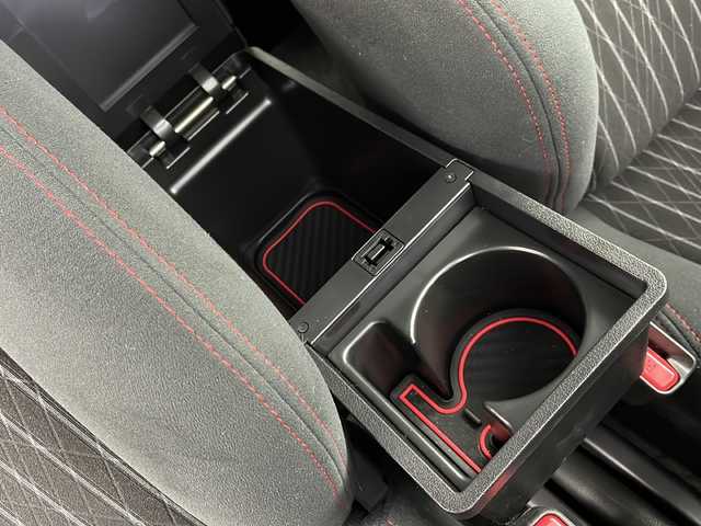 スズキ アルト ワークス 岐阜県 2016(平28)年 4.5万km パールホワイト ターボ/社外ナビ/（AM/FM/CD/Bluetooth/TV）/バックカメラ/純正レカロシート/パドルシフト/HIDオートライト/フォグランプ/ETC/革巻きステアリング/横滑り防止システム/アイドリングストップ/パワーウィンドウ/社外センターコンソール/アルミペダル/プッシュスタート/スマートキー/サイドバイザー