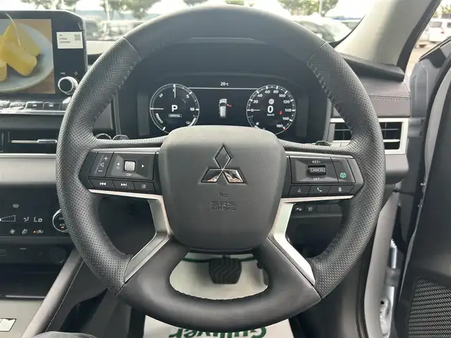 三菱 アウトランダー ＰＨＥＶ G 和歌山県 2024(令6)年 0.4万km ホワイトダイヤモンド 純正ナビ/マルチアラウンドモニター/HDMI/マイパイロット/衝突軽減ブレーキ/BSW/ドライブモードセレクター/エレクトリックテールゲート/パワーシート/AC1500W/純正２０インチアルミホイール/純正フロアマット/LEDヘッドライト/オートライト