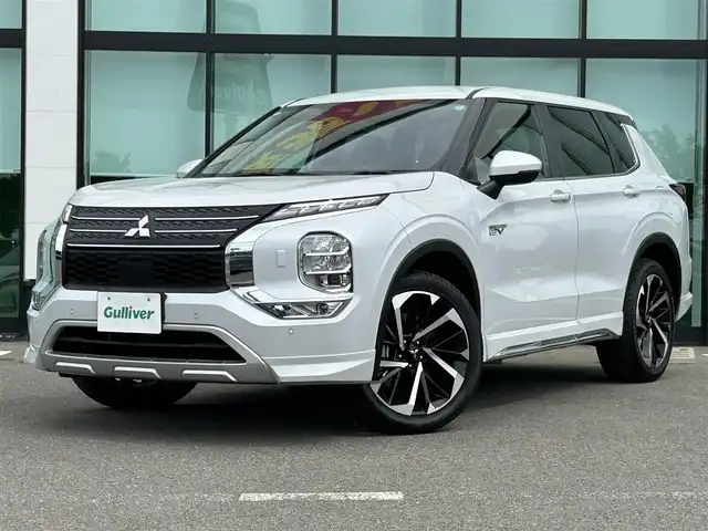 三菱 アウトランダー ＰＨＥＶ G 和歌山県 2024(令6)年 0.4万km ホワイトダイヤモンド 純正ナビ/マルチアラウンドモニター/HDMI/マイパイロット/衝突軽減ブレーキ/BSW/ドライブモードセレクター/エレクトリックテールゲート/パワーシート/AC1500W/純正２０インチアルミホイール/純正フロアマット/LEDヘッドライト/オートライト