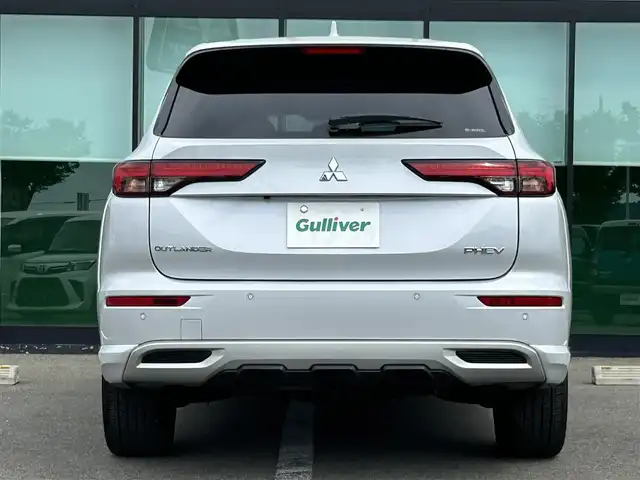 三菱 アウトランダー ＰＨＥＶ G 和歌山県 2024(令6)年 0.4万km ホワイトダイヤモンド 純正ナビ/マルチアラウンドモニター/HDMI/マイパイロット/衝突軽減ブレーキ/BSW/ドライブモードセレクター/エレクトリックテールゲート/パワーシート/AC1500W/純正２０インチアルミホイール/純正フロアマット/LEDヘッドライト/オートライト