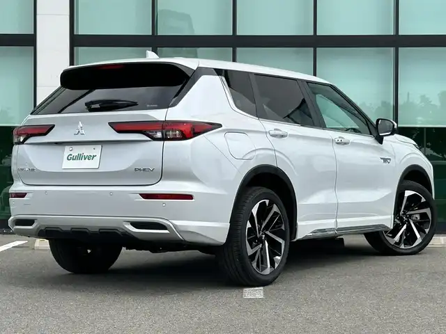 三菱 アウトランダー ＰＨＥＶ G 和歌山県 2024(令6)年 0.4万km ホワイトダイヤモンド 純正ナビ/マルチアラウンドモニター/HDMI/マイパイロット/衝突軽減ブレーキ/BSW/ドライブモードセレクター/エレクトリックテールゲート/パワーシート/AC1500W/純正２０インチアルミホイール/純正フロアマット/LEDヘッドライト/オートライト