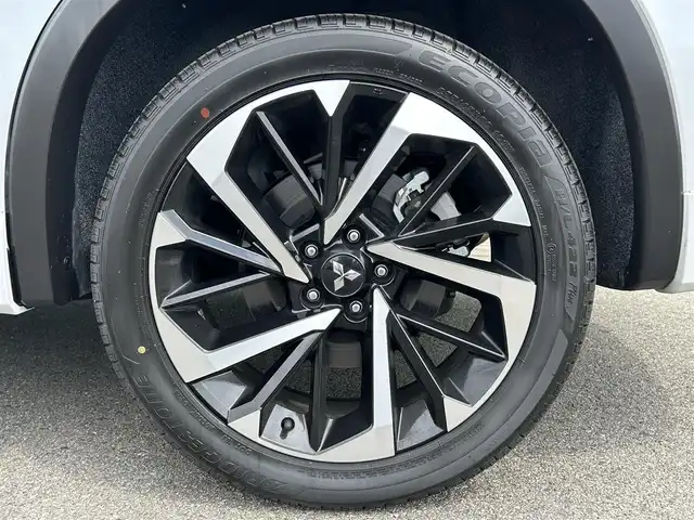 三菱 アウトランダー ＰＨＥＶ G 和歌山県 2024(令6)年 0.4万km ホワイトダイヤモンド 純正ナビ/マルチアラウンドモニター/HDMI/マイパイロット/衝突軽減ブレーキ/BSW/ドライブモードセレクター/エレクトリックテールゲート/パワーシート/AC1500W/純正２０インチアルミホイール/純正フロアマット/LEDヘッドライト/オートライト