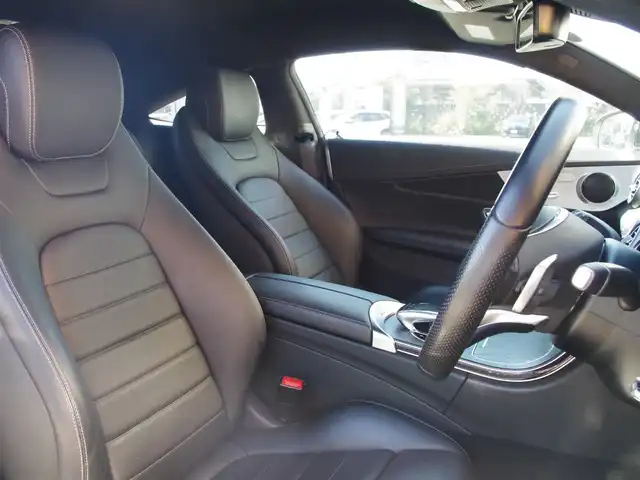メルセデス・ベンツ Ｃ１８０ クーペ 埼玉県 2017(平29)年 4.5万km オブシディアンブラック ブラックレザーシート/アダプティブクルーズコントロール/レーダーセーフティパッケージ/パークセンサー/ブラインドスポットモニター/バックカメラ/純正ナビ/ETC/フルセグTV/シートヒーター/シートメモリー機能