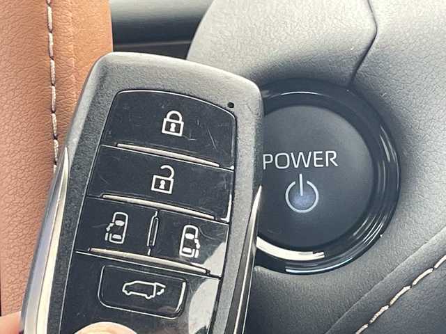 トヨタ ヴェルファイア ハイブリット Z プレミア 愛知県 2024(令6)年 2.3万km プラチナホワイトパールマイカ トヨタセーフティセンス/純正14型ディスプレイオーディオナビ/フリップダウンモニター/三眼LEDヘッドライト/全方位カメラ/両側パワースライドドア/レーダークルーズコントロール/シートヒーター/エアシート/バックカメラ/ガラスルーフ/電動リアゲート/パワーシート/ヘッドアップディスプレイ/コーナーセンサー/純正アルミホイール/ETC2.0/ブラインドスポットモニター/パドルシフト/リアオートエアコン/ステアリングヒーター/オートマチックハイビーム/ワイヤレス充電機/ドライブレコーダー/ETC/衝突軽減システム/フルセグ/Bluetooth/ステアリングスイッチ/スマートキー/プッシュスタート